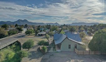 405 W Avenue E, Alpine, TX 79830