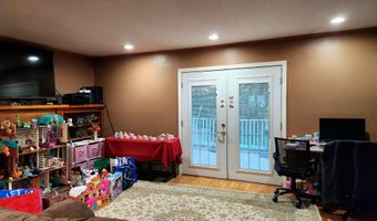 10 Ridgewood Dr, Augusta, ME 04330