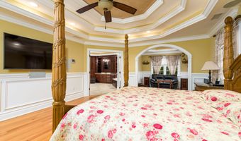 6 Congress Dr, Cromwell, CT 06416