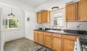 1427 Mattern Ave, Des Moines, IA 50316