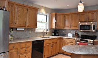 9 Strawberry Ln, Barre, VT 05641