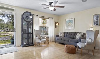 866 Washington St, Bay St. Louis, MS 39520