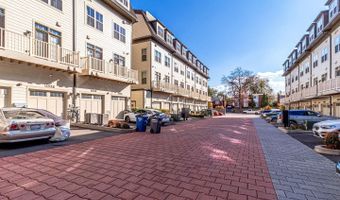 1318 S QUINN St, Arlington, VA 22204