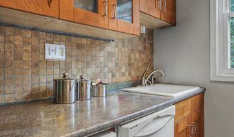 206 N TRENTON St 206-3, Arlington, VA 22203