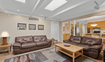 3204 Farmbrook Ct, Ann Arbor, MI 48108