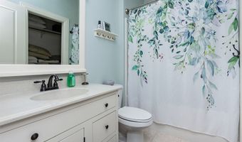726 Stonegate Ct SW, Altoona, IA 50009