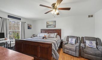 8 Avalon Ave, Barnegat, NJ 08005