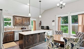 16805 Juniper Dr, Basehor, KS 66007