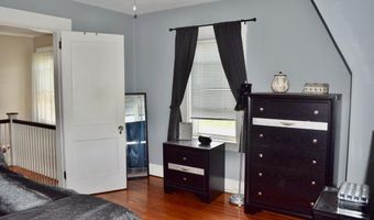 99 S Main St, Acushnet, MA 02743