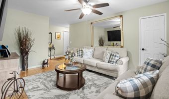 71 Kennedy Dr 71, Bridgeport, CT 06606