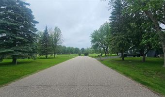 1912 S Oak Knoll Dr NE, Alexandria, MN 56308