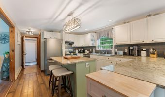 8 Locke Hill Ln, Barrington, NH 03825