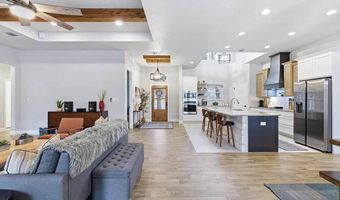 164 Crescent Rdg, Adkins, TX 78101