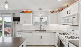 1822 30th Ave SW, Altoona, IA 50009