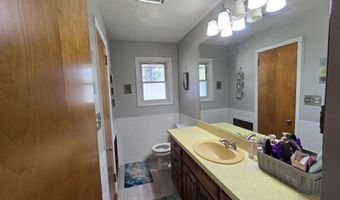 936 W Vine St, Albany, IN 47320