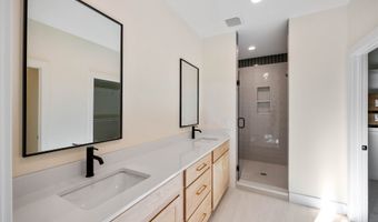 980 Pelican Dr, Polk City, IA 50226