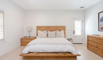 23 Catherine St, Newport, RI 02840