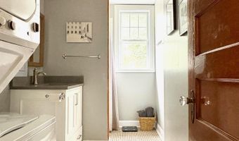 196 Ellsworth St, Bridgeport, CT 06605