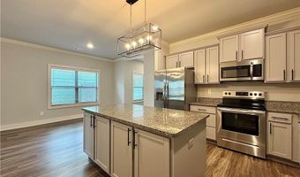 708 NE Heights Ln, Bentonville, AR 72712