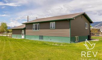 8 Mountain Dr, Cody, WY 82414