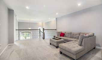 2865 Dillon Dr, Ann Arbor, MI 48105