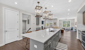 8106 ZOE Pl, Alexandria, VA 22306