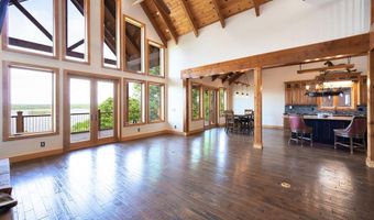 685 River Oaks Dr, Big Sandy, TN 38221