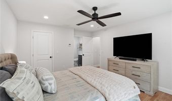 72 Wilbur Rd, Lincoln, RI 02865