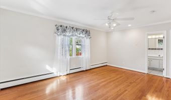 5813 MIDHILL St, Bethesda, MD 20817
