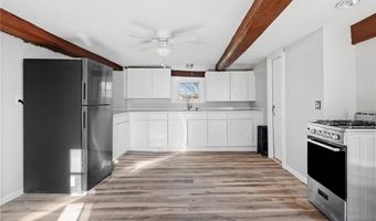 1382 Hope St, Bristol, RI 02809