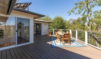 8530 Rockledge Rd, La Mesa, CA 91941