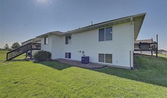 6233 Muirfield Dr SW, Cedar Rapids, IA 52404