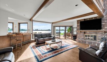 523 Lathrop Ave, Algonac, MI 48001
