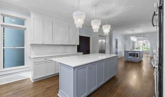 415 Pine St, Camden, SC 29020