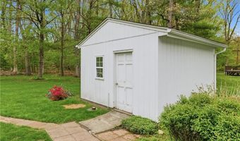 6 Bruce Dr, North Smithfield, RI 02896