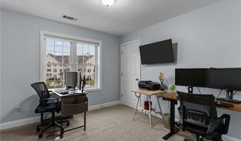 40 Saw Mill Dr 203, North Kingstown, RI 02852