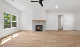 39 Northampton Dr, Bella Vista, AR 72714