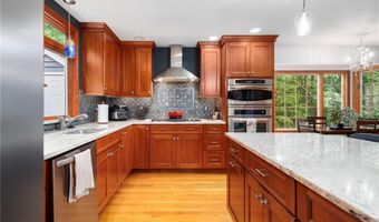 165 Lynn Cir, East Greenwich, RI 02818