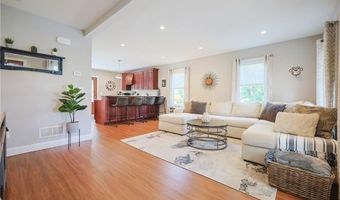 48 Garfield Ave, Bristol, RI 02809