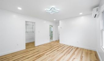1 B SISSON Ct, Bayonne, NJ 07002