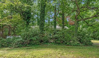 8604 ARDFOUR Ln, Annandale, VA 22003
