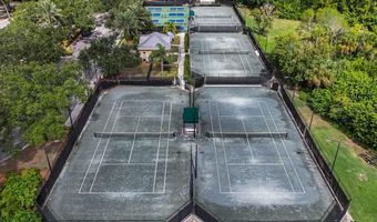 215 OCEANIA Ct, Apollo Beach, FL 33572