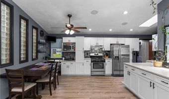 4 Amanda Ct, North Providence, RI 02904