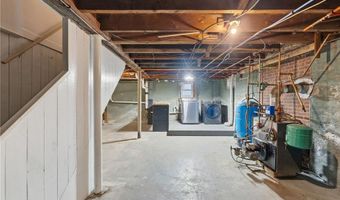 252 S Main St, Coventry, RI 02816