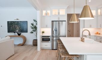 61 Tuscarora Ave, Beaufort, SC 29907