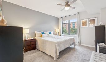 1021 N GARFIELD St #316, Arlington, VA 22201