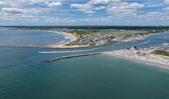 18 Beach Row, Narragansett, RI 02879