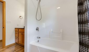 505 Elder Ln, Allenton, WI 53002
