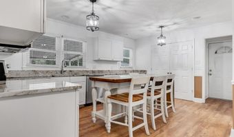 610 Summit Dr, Albany, GA 31707