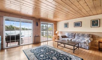 316 Court House Ln, Burrillville, RI 02859